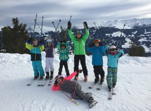 Neue Skijacken für das Trainerteam