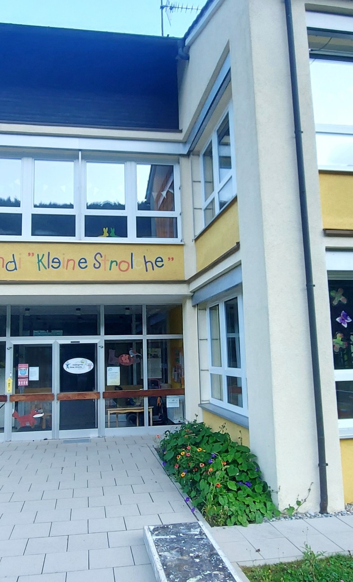Strolchenlaube im Kindi Kleine Strolche Aufhausen