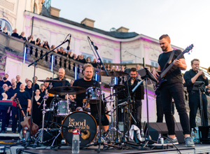 "One Day" – ein Open-Air-Konzert von Gospel im Osten