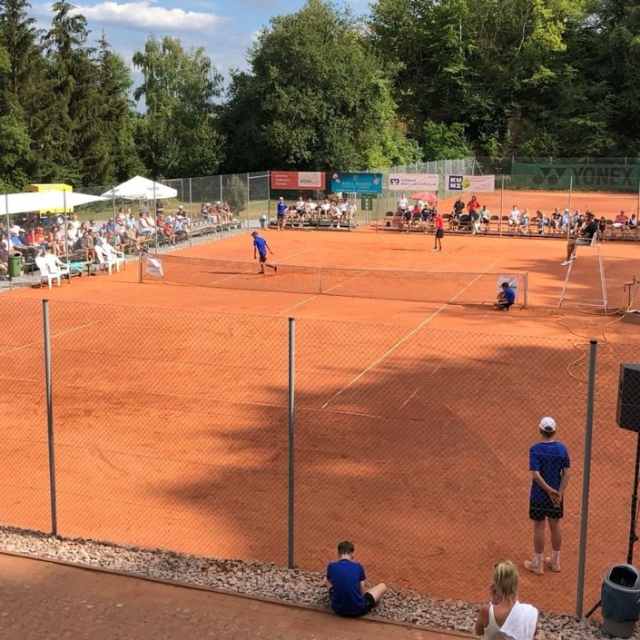 Sanierung der Tennisplätze des TC Dehrn