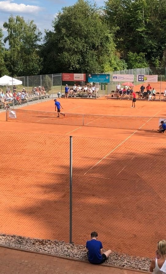 Sanierung der Tennisplätze des TC Dehrn