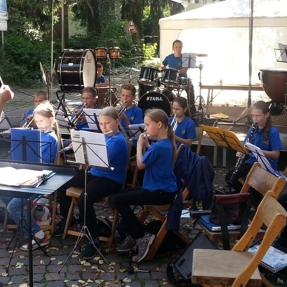 Blasinstrumente für eine Grundschul-Bläserklasse
