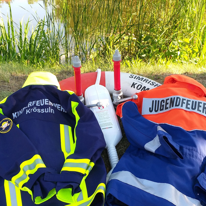 Ein Faltpavillon mit Aufdruck Kinder- und Jugendfeuerwehr Krössuln.