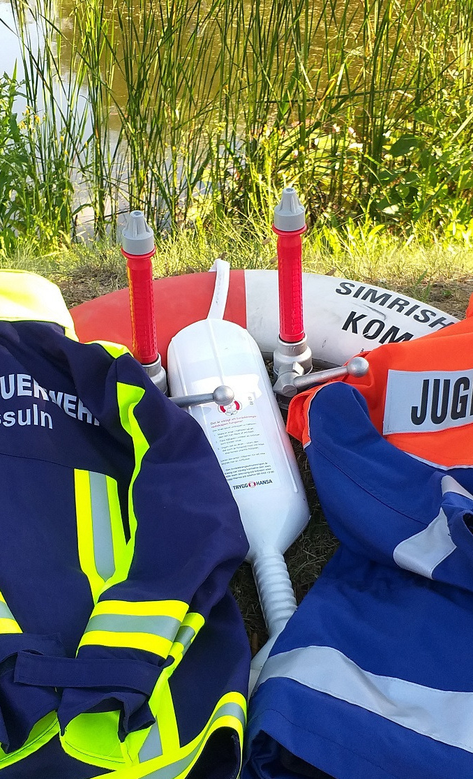 Ein Faltpavillon mit Aufdruck Kinder- und Jugendfeuerwehr Krössuln.