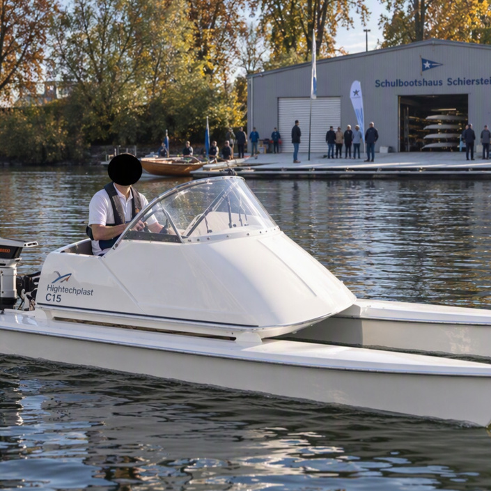 Rudern? Aber sicher! Trainerbegleitboot mit E-Motor