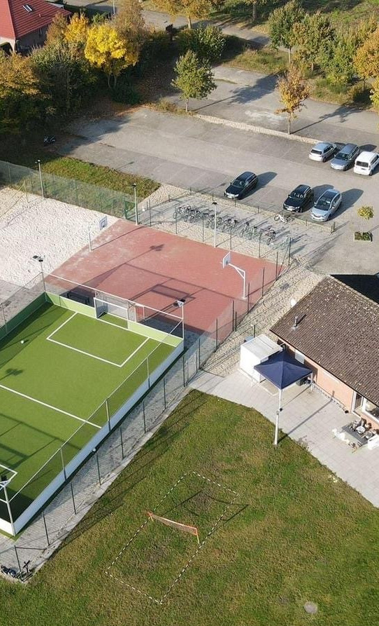 Bau eines Bewegungsplatzes als Ergänzung zum Dorfplatz