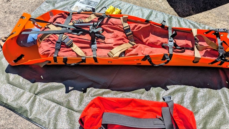 Rettungstrage für die Höhlenrettung