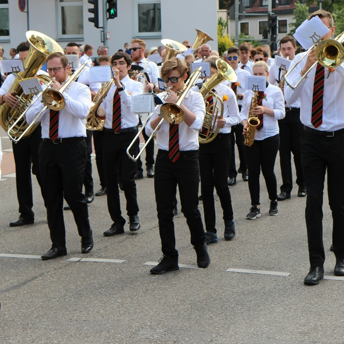 Ein Sousaphone für die Stadtkapelle Nürtingen