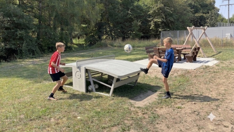Allwetterfussballtisch für unsere Kids