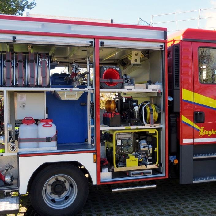 Bänke und Tische für FFW Rettersheim