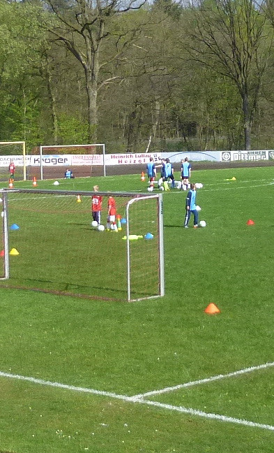 Neuer Rasentraktor für das Sportgelände