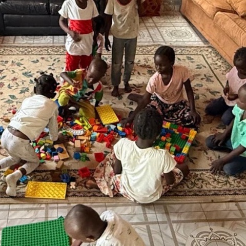 Sandspielplatz für Kinderoase in Gambia