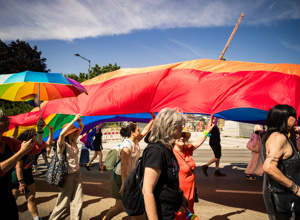 Die größte Regenbogenfahne Deutschlands