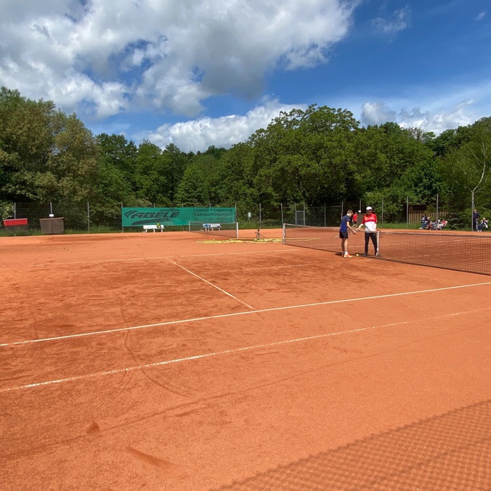 Anschaffung einer Ballmaschine für das Jugend- und Erwachsenentraining
