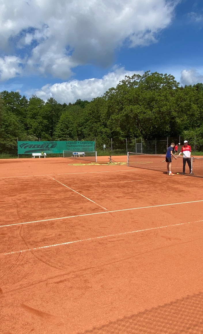 Anschaffung einer Ballmaschine für das Jugend- und Erwachsenentraining