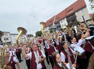 Neue Uniformen Musikverein "Lyra" Bittelbronn