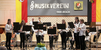 Neue Polo-Shirts für den Musikverein Irsch