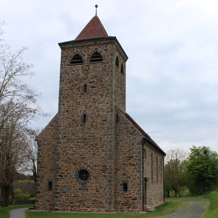 Barrierefreier Zugang zur evangelischen Kirche in Kirchendemenreuth