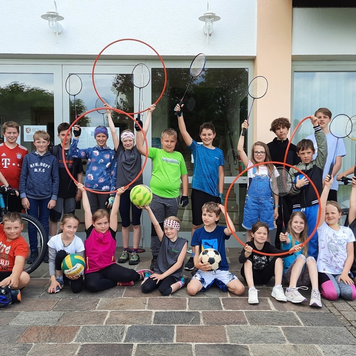 Erneuerung des Sporthallenbodens aufgrund Hochwasserschaden