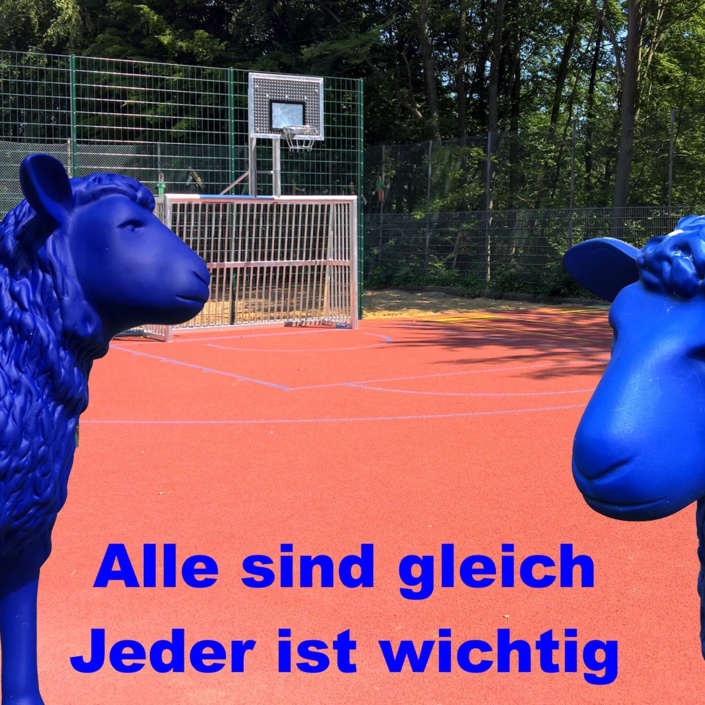 Määäh..nsch, ist das ein toller Schulhof