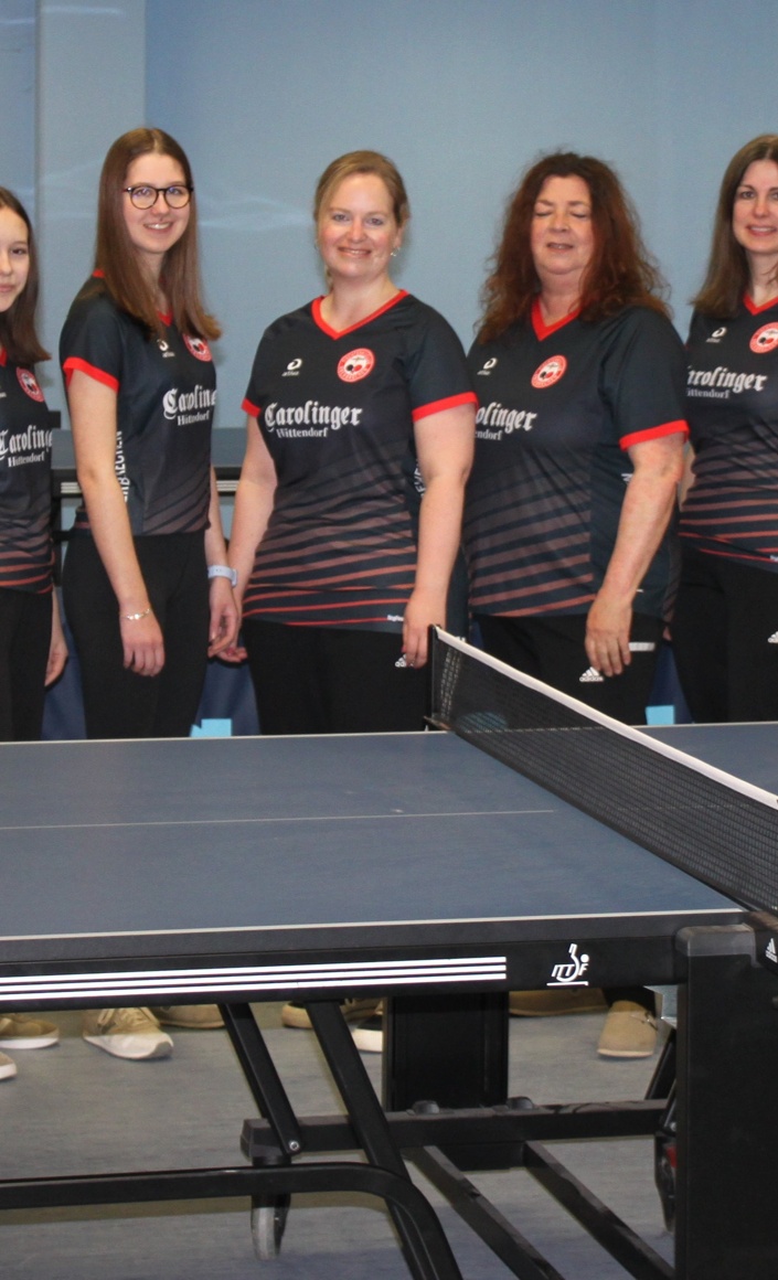 Tischtennis-Tische für die Damen des TTC Oberbrechen