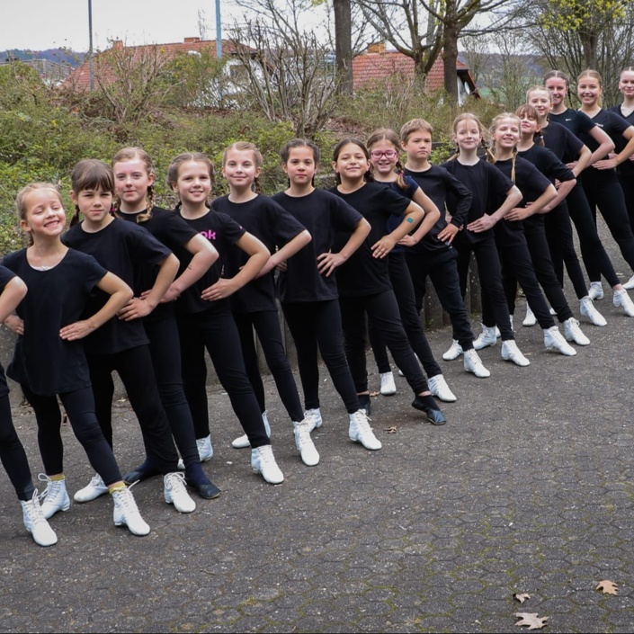 Neue Gardeuniformen für unsere Gardetänzerinnen-und Tänzer