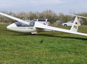 Modernes Kollisionswarnsystem für Schulflugzeuge