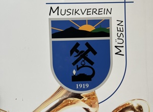 Raus aus dem Regen unters Carport: Unser Anhänger soll trocken stehen