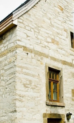 Tische für die Niedermühle