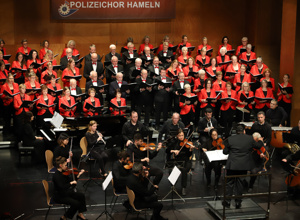 Stadtwerke: Polizeichor Hameln- Neue Chorkleidung