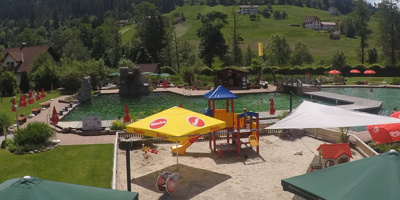 Erneuerung der Holzstege im Naturbad Mitteltal