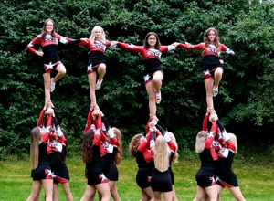 Neue Kostüme für die Cheerleader-Mädels