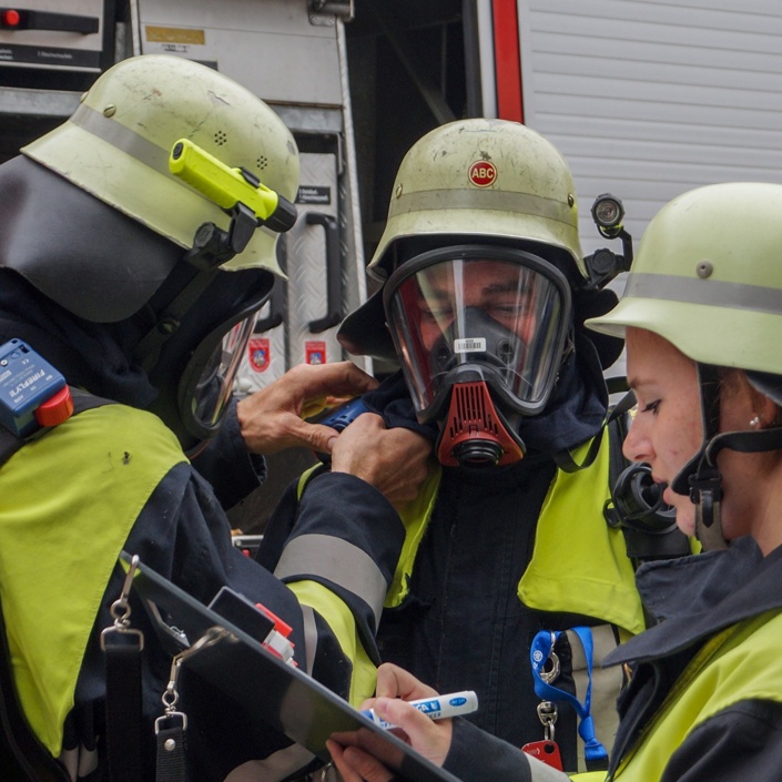 Neue Atemluftflaschen - Feuerwehr Altomünster