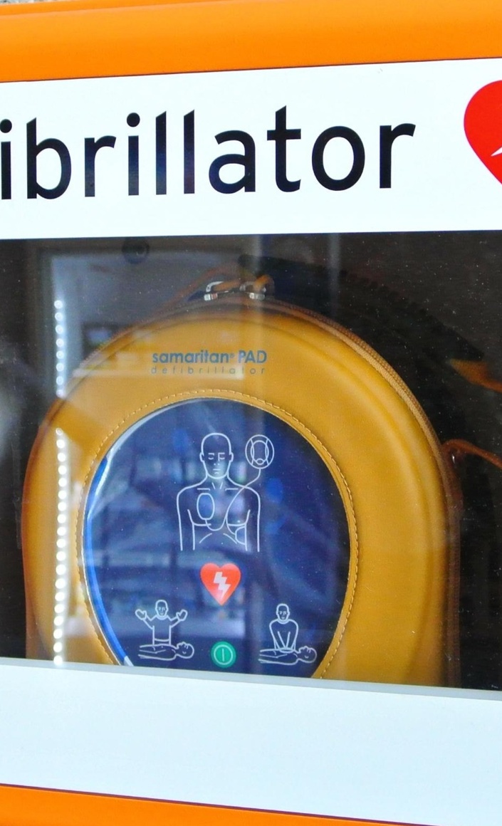Anschaffung Defibrillator an der Außensportanlage TV Hösbach