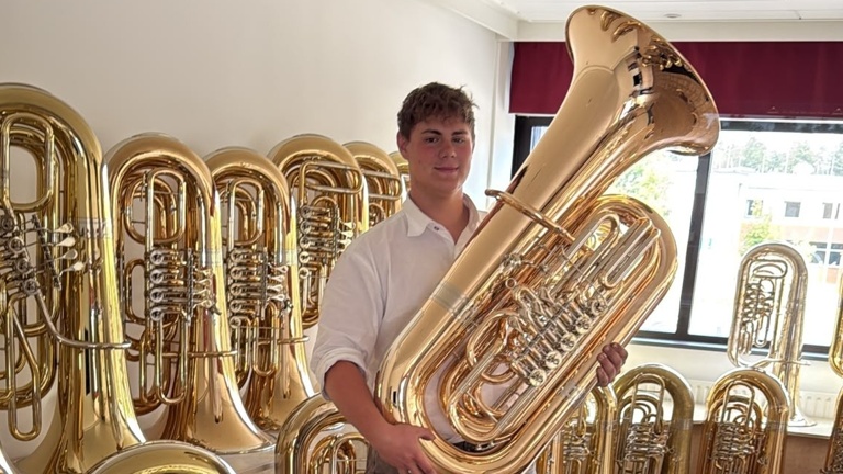Klangbasis für die Jugend – Neue Konzert-Tuba für das GBO Schorndorf