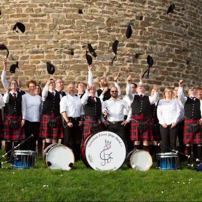 Trommeln für die Nutscheid Forest Pipe Band