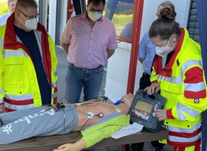 Video - Hilfe für die Helfer: EKG-Reparatur & Erweiterung