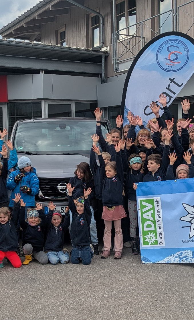 Gemeinsam unterwegs! Neuer Bus für den Skiclub Miesbach