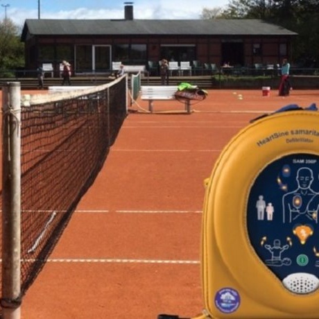 Ein Defibrillator kann Leben retten!