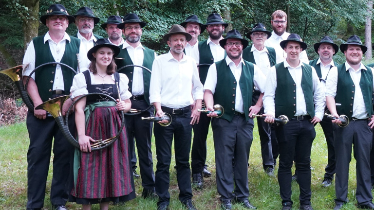 Neue Uniformen für BJV-Jagdhornbläsergruppe der Kreisgruppe Karlstadt