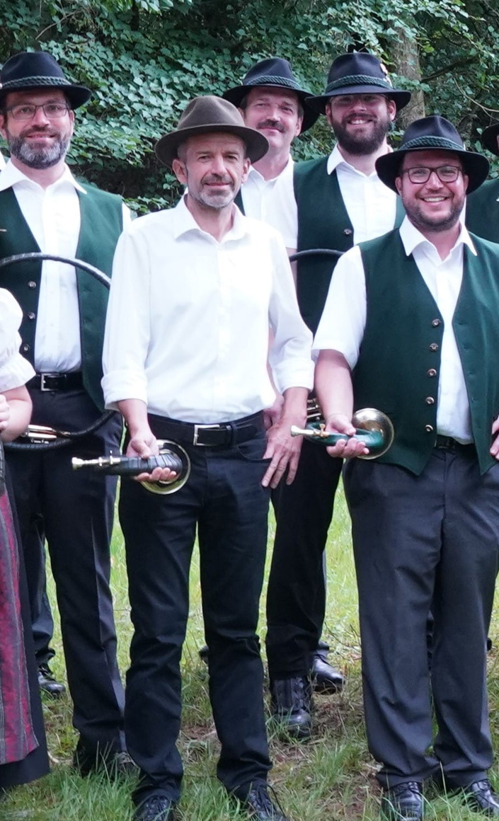 Neue Uniformen für BJV-Jagdhornbläsergruppe der Kreisgruppe Karlstadt