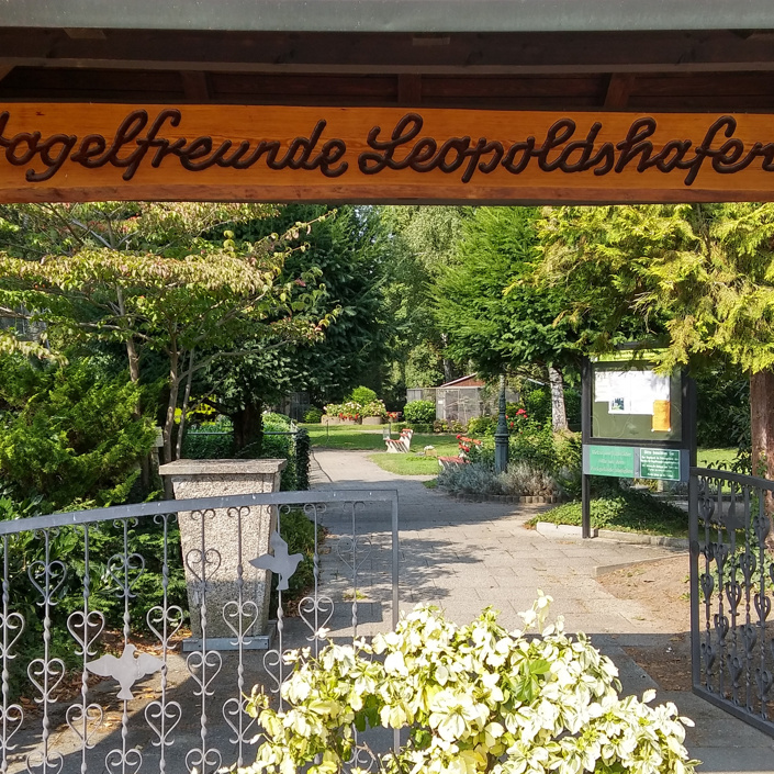 Tierfutterautomat für Ziegen und Hirsche im Vogelpark Leopoldshafen