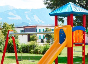 Neuanschaffung Spielturm für Kinderspielplatz in Prath