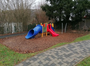 Neue Spielmöglichkeiten  auf dem Außengelände der Kita Bullay