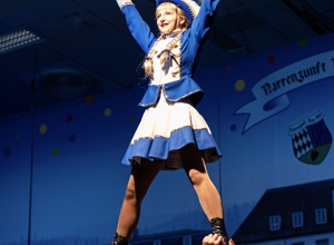 Neue Uniformen für das Tanzcorps Blau-Weiß Neye e.V.