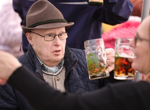 Schenken Sie Schutz, Schatten, und Gemeinschaft