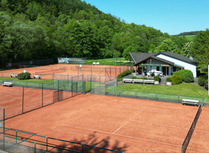 Allwetterplatz/Sanierung Tennishaus