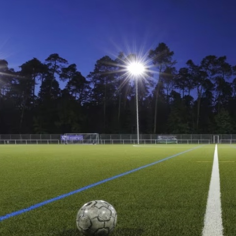 LED-Flutlicht für den Sportplatz Simmersbach