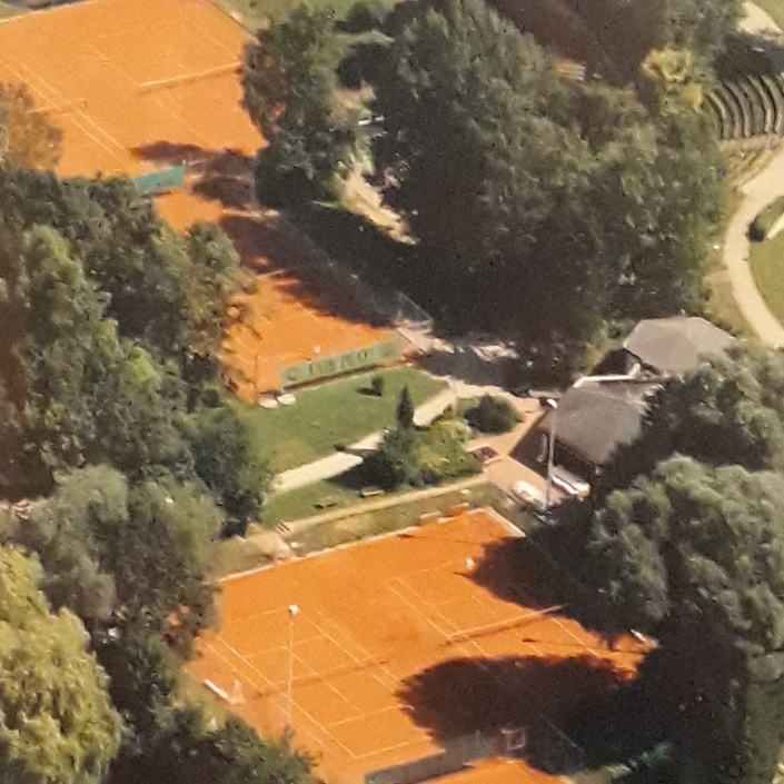Tennisplatz 1 - Neubau