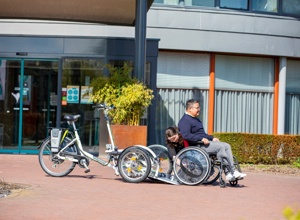 Elektro-Rollstuhlfahrrad - Eine Radtour für Alle